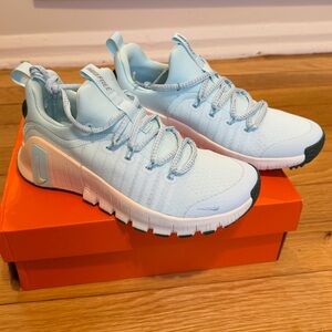 Nike Free Metcon, Women’s size 6.5 NWT!
